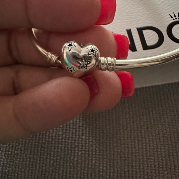 New 100% Authentic PANDORA 925 Silver Celestial Heart Bangle Bracelet - Picture 6 of 9